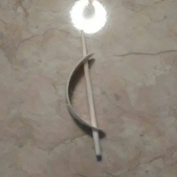 Ivory hair accessory - Picture 2 of 3